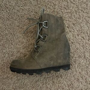 Sorel Women's Lace Up Brown Wedge Boots